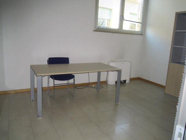 rent Vittorio Veneto office 3