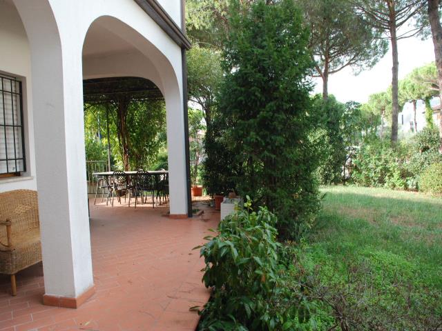 sale Milano Marittima apartment with garden 2